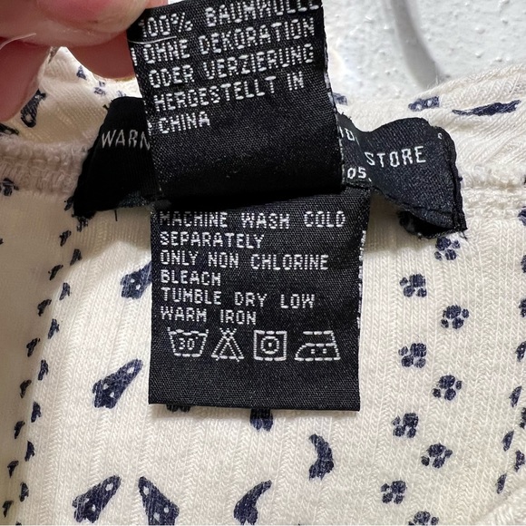 Warner Bros. Tweety “The One and Only” Pajama Top Dress Size Small/Medium - Picture 6 of 12